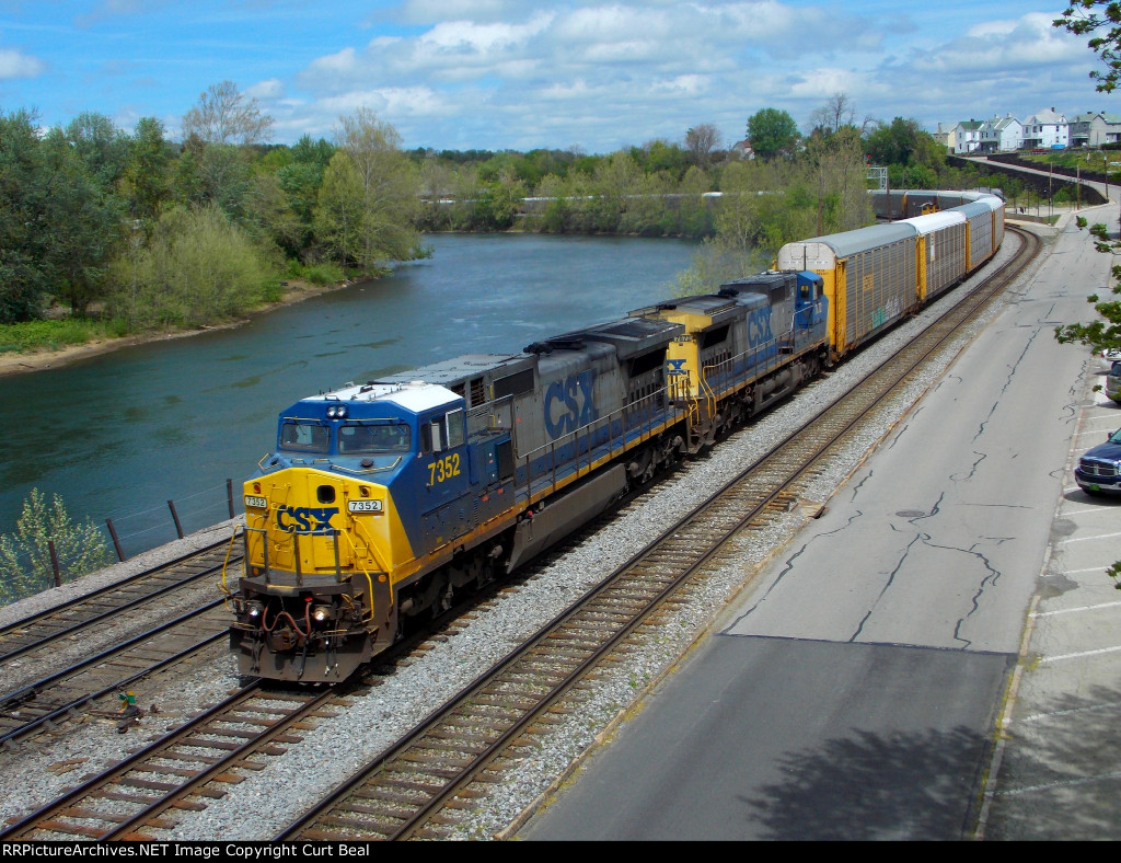 CSX 7352 and 7872 